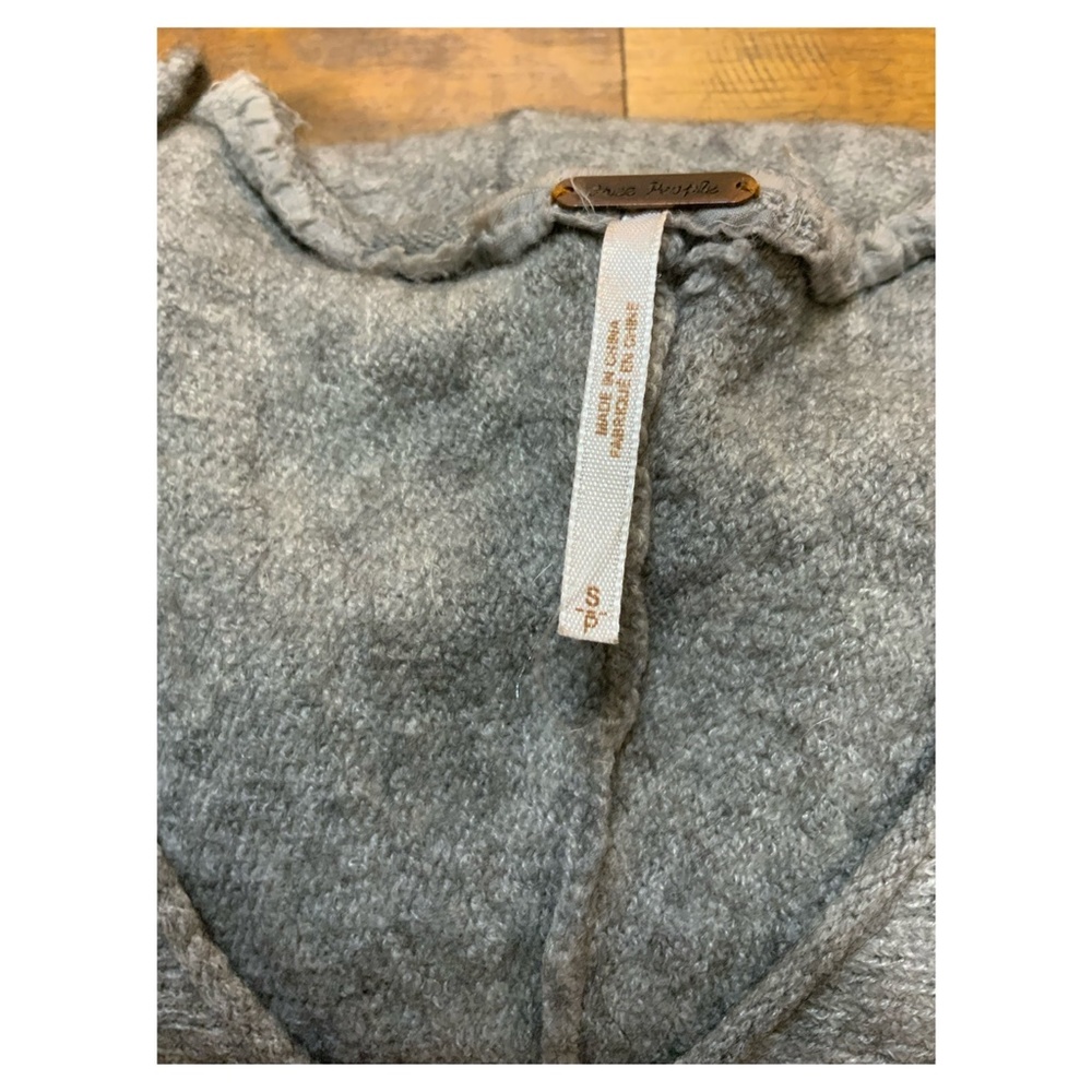 Free People Sweater - Picture 3 of 3